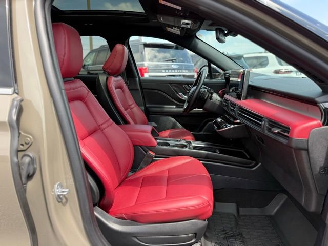 Used 2025 Lincoln Corsair Grand Touring w/ Towing Package image 18