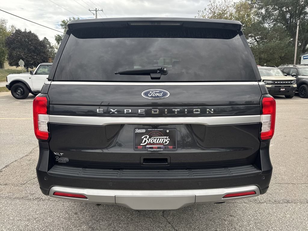 Used 2024 Ford Expedition XLT image 6