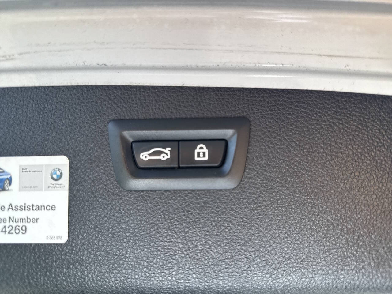 Used 2017 BMW 330i xDrive Wagon AWD/4WD image 7
