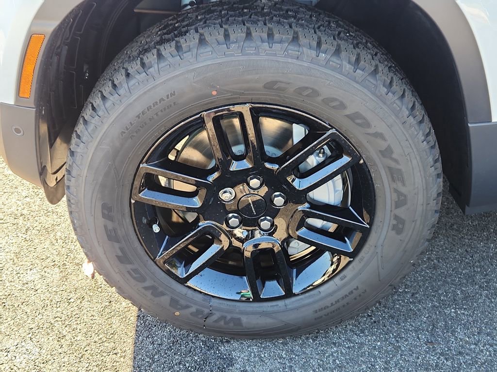 Used 2026 Land Rover Defender 130 S image 9