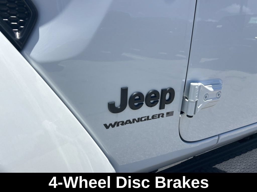 Used 2025 Jeep Wrangler Unlimited Sahara AWD/4WD image 19