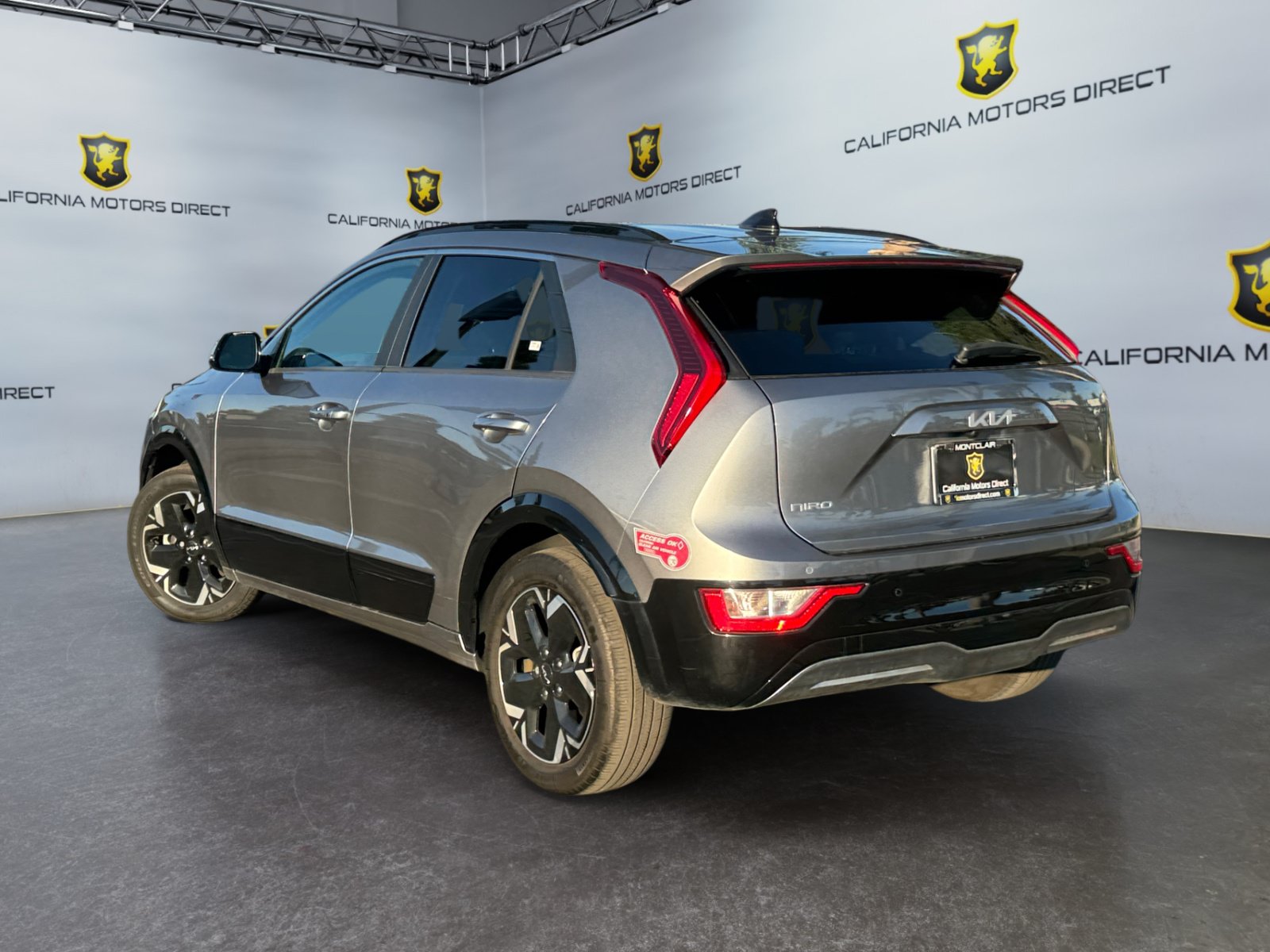 Used 2023 Kia Niro Wind w/ Wind Preserve Package FWD image 3