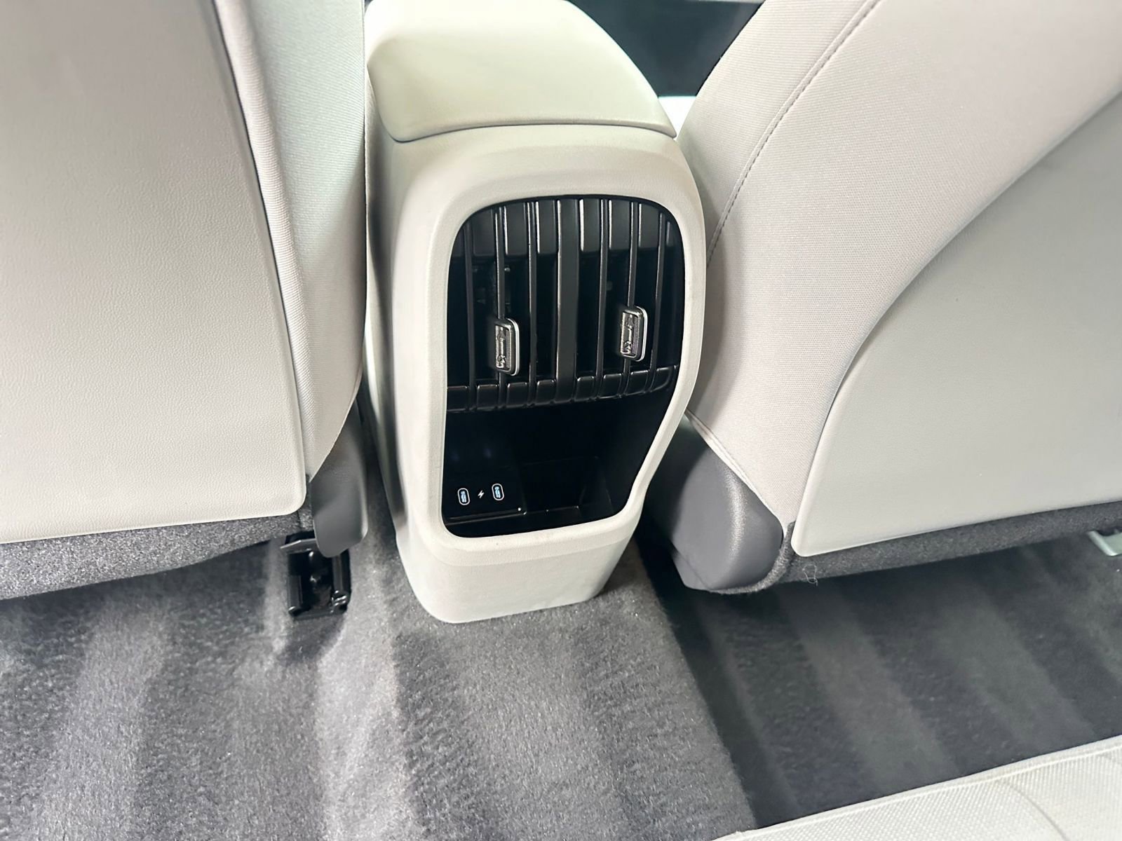 Used 2025 Hyundai Kona SEL image 24