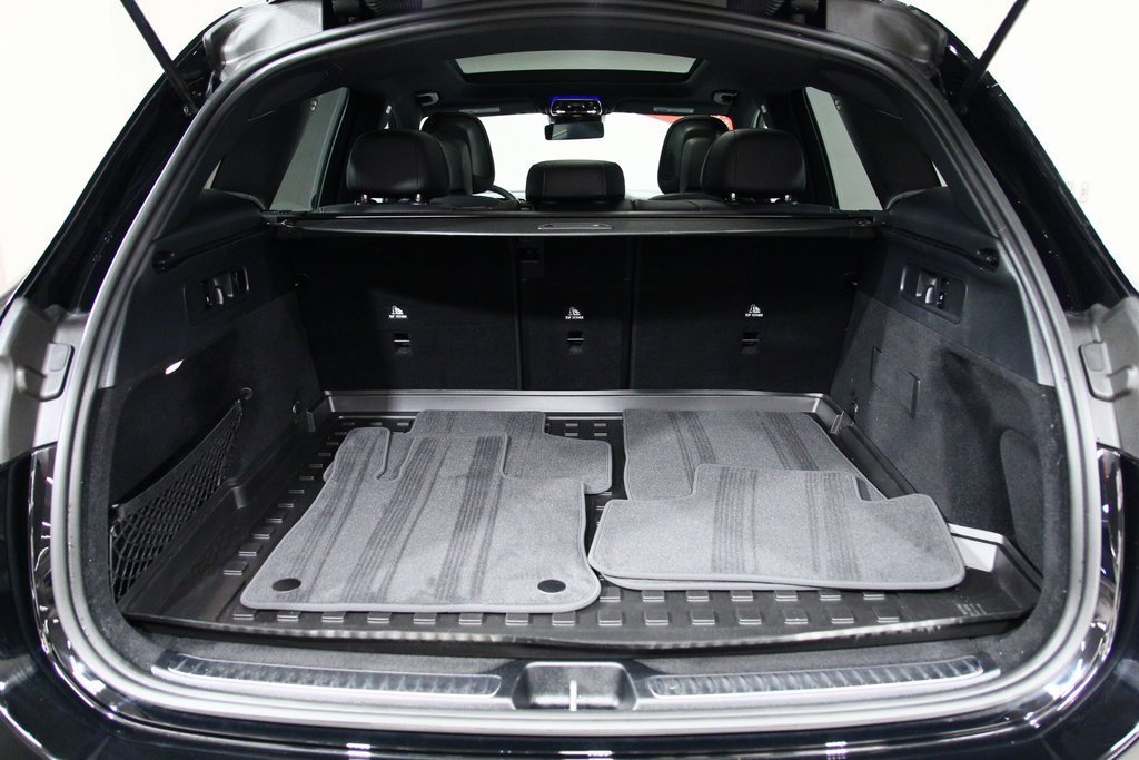 Used 2025 Mercedes-Benz GLC 300 4MATIC image 26