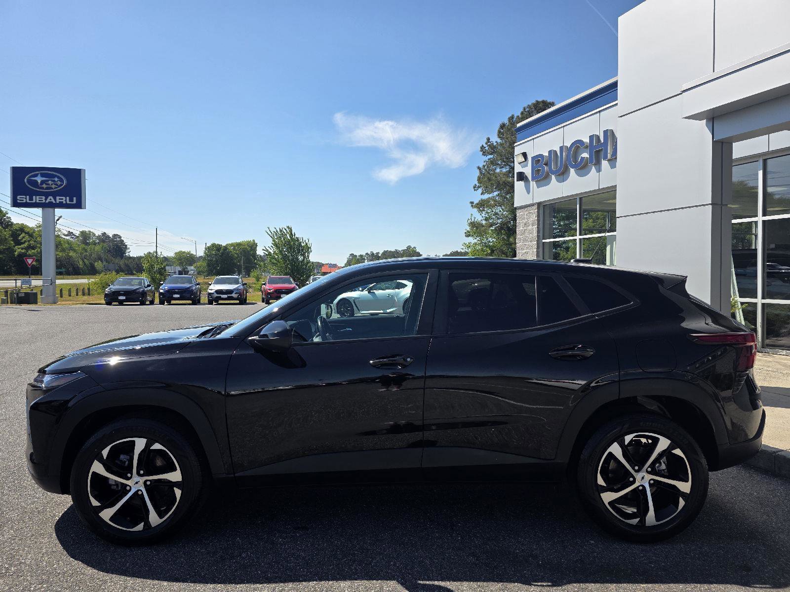 Used 2025 Chevrolet Trax RS w/ Sunroof Package FWD image 8