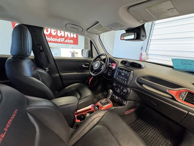 Used 2022 Jeep Renegade Trailhawk w/ Trailer Tow Group image 11