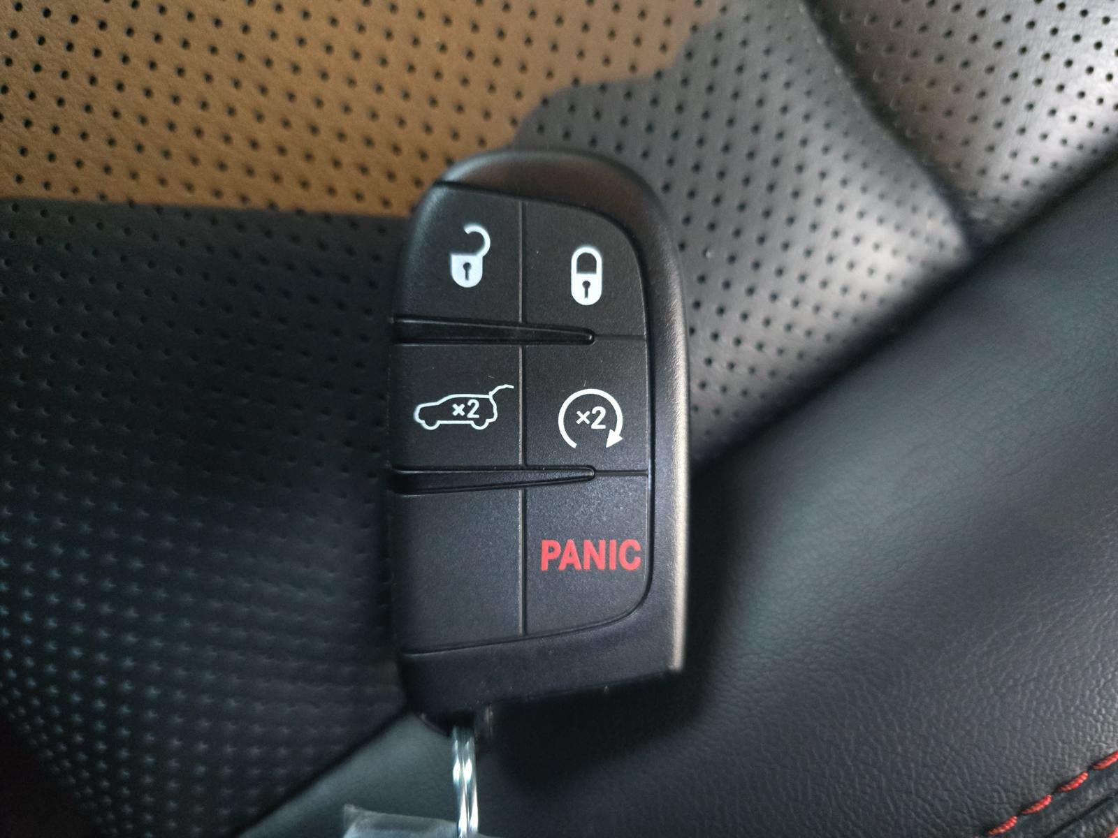 Used 2025 Dodge Durango R/T AWD/4WD image 13