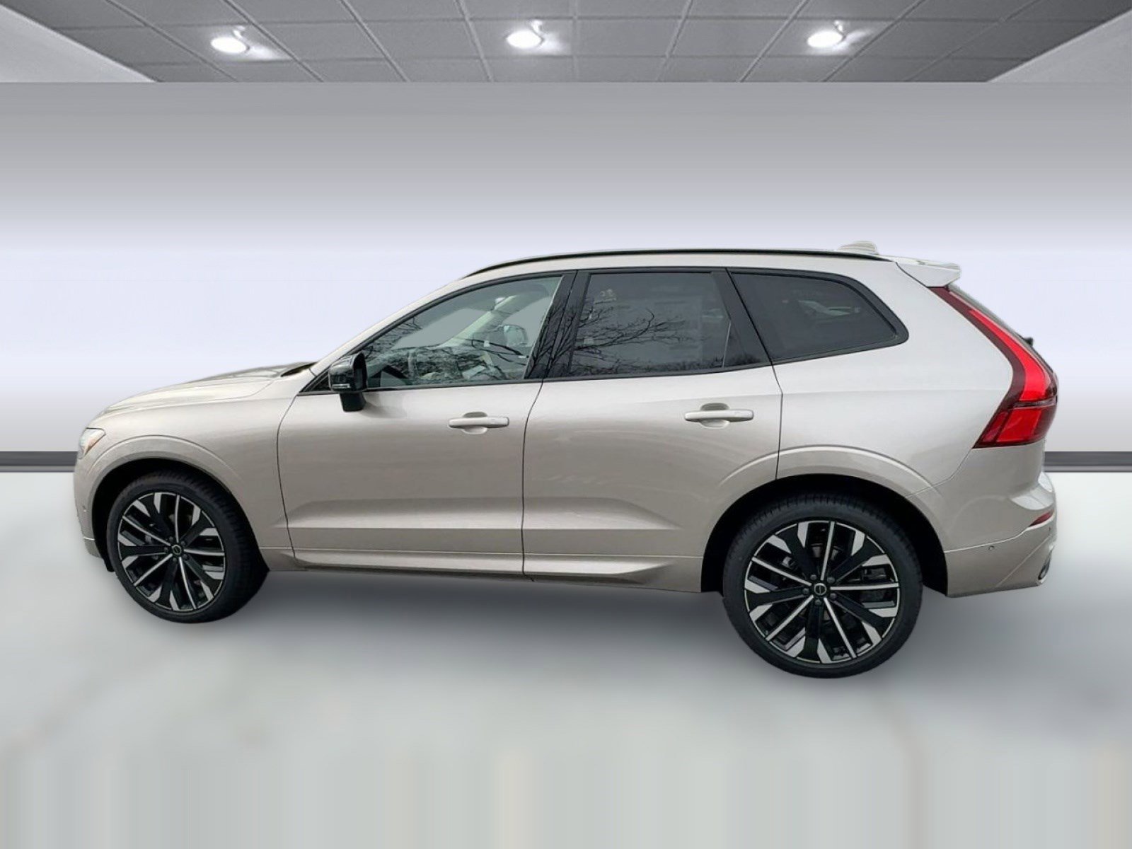New 2026 Volvo XC60 B5 Ultra w/ Protection Package Premier image 2