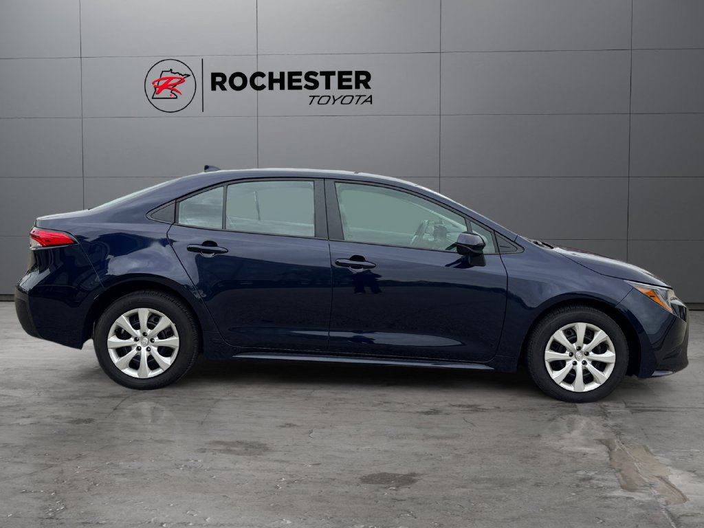 Used 2025 Toyota Corolla LE FWD image 6