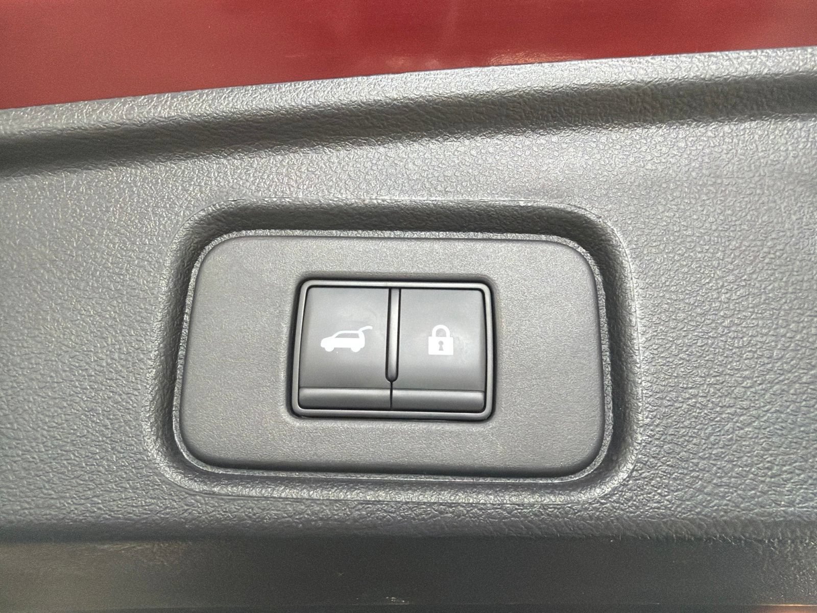 Used 2025 Nissan Pathfinder SV AWD/4WD image 12
