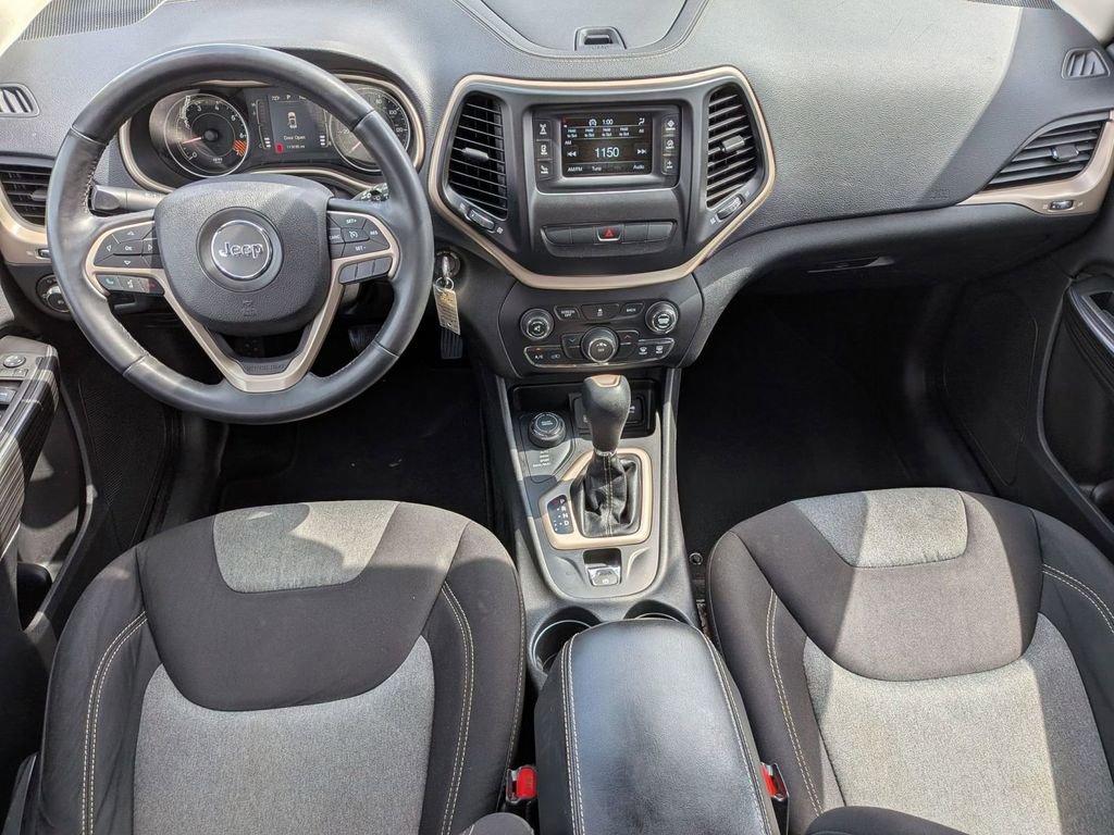 Used 2014 Jeep Cherokee Latitude image 24