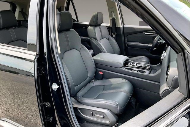 Certified 2025 Honda Pilot Touring image 25