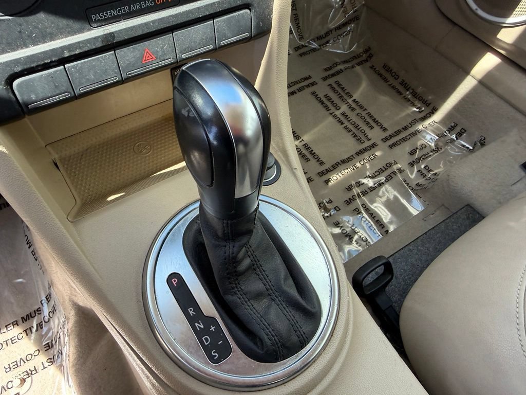 Used 2014 Volkswagen Beetle 2.5 FWD image 21