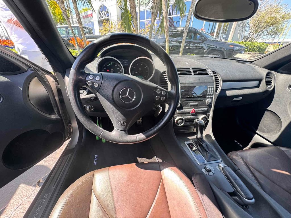 Used 2005 Mercedes-Benz SLK 350 image 4