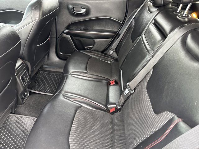 Used 2018 Jeep Compass Trailhawk w/ Cold Weather Group AWD/4WD image 17