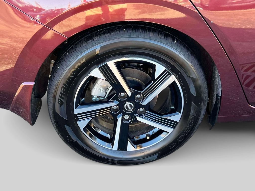 Certified 2025 Nissan Sentra SV image 9