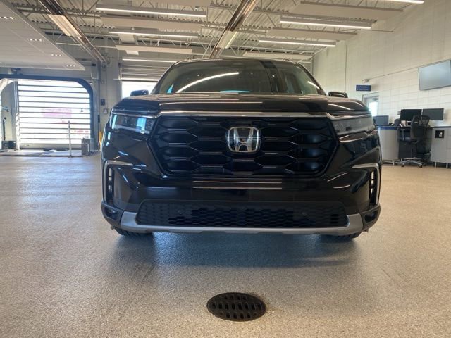 Used 2024 Honda Pilot Touring image 2