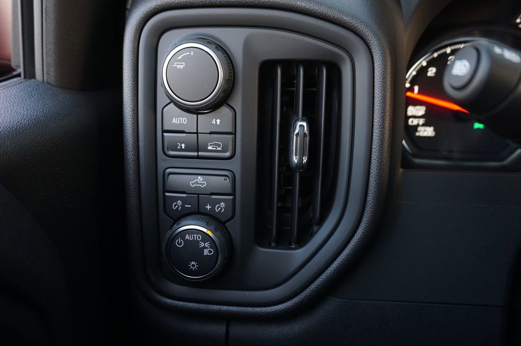 New 2025 Chevrolet Silverado 1500 Custom image 20