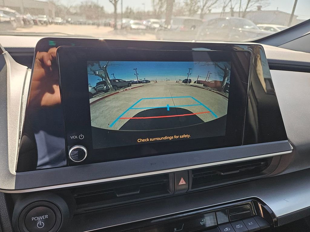 Used 2024 Toyota Prius LE image 21