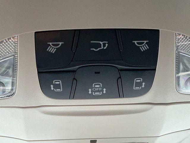 Used 2023 Chrysler Pacifica Touring-L image 20