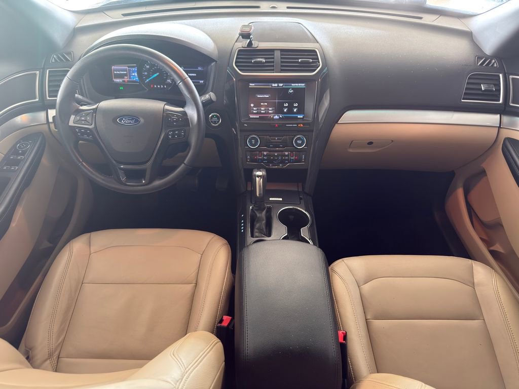 Used 2016 Ford Explorer XLT w/ Equipment Group 202A FWD image 21