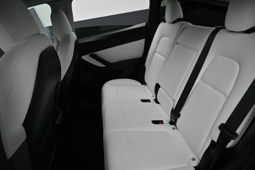 Used 2022 Tesla Model Y Performance AWD/4WD image 25