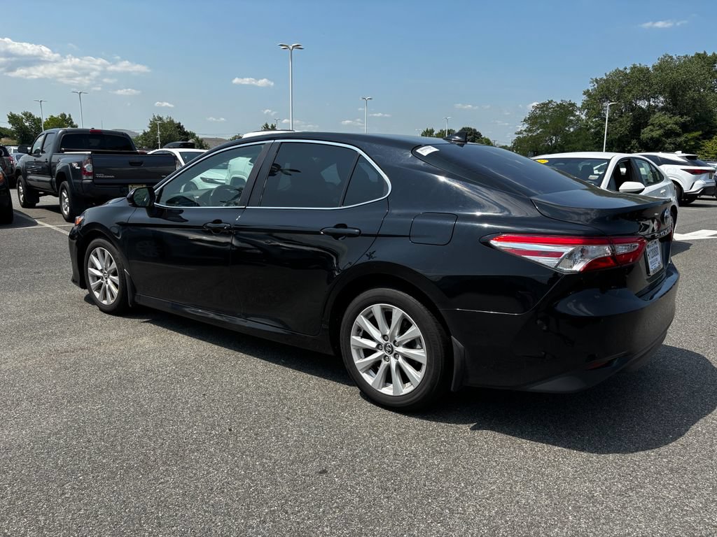 Used 2020 Toyota Camry LE FWD image 4