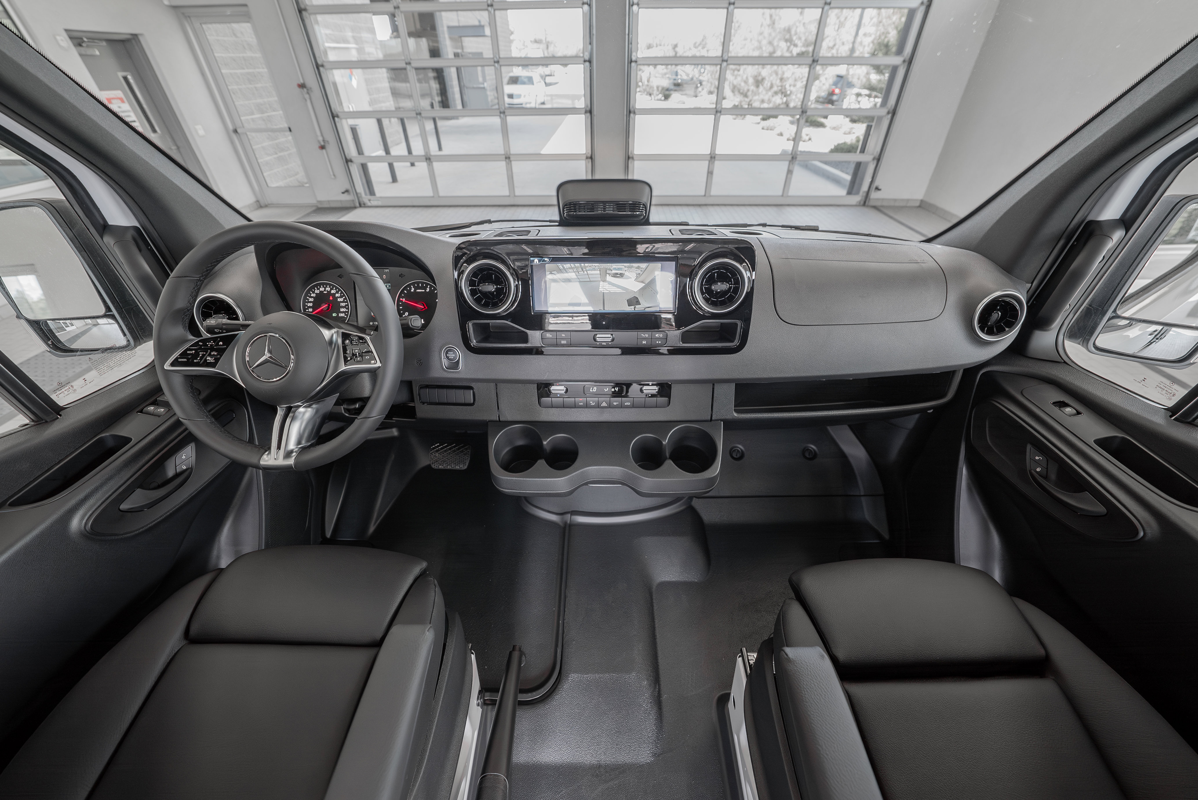 Used 2025 Mercedes-Benz Sprinter 2500 image 8