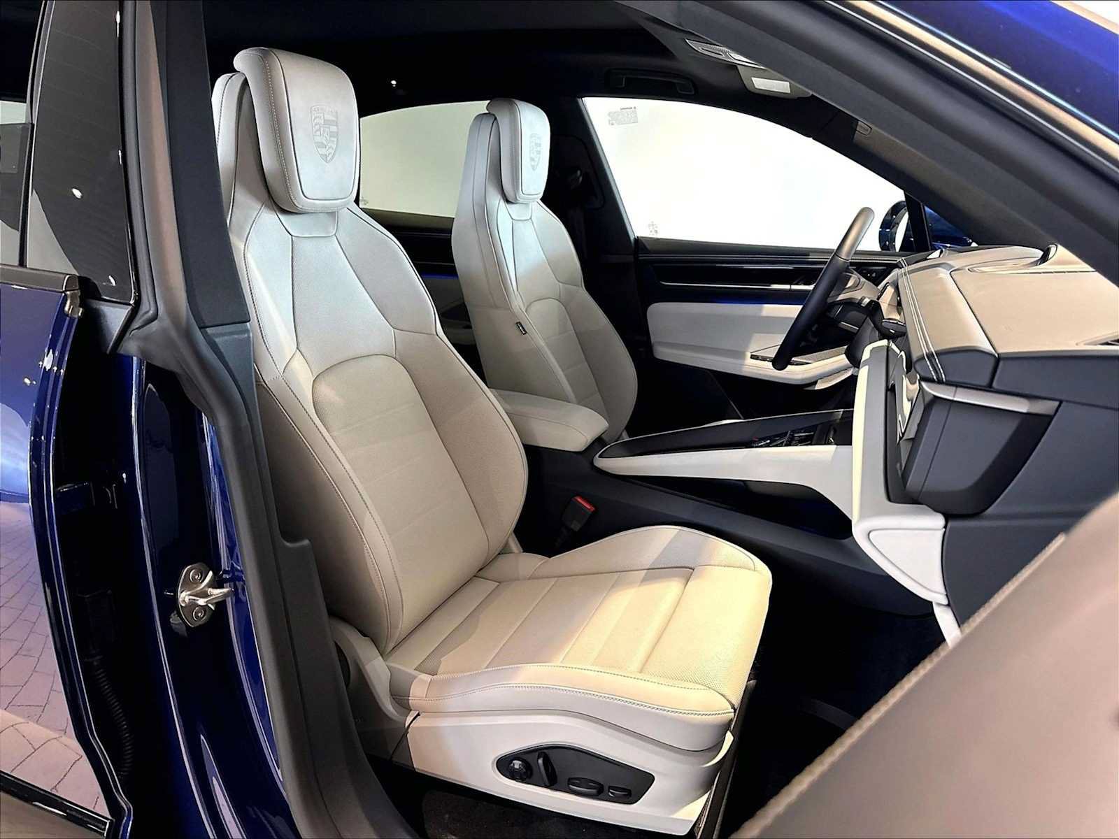 New 2026 Porsche Macan 4 Electric AWD/4WD image 19