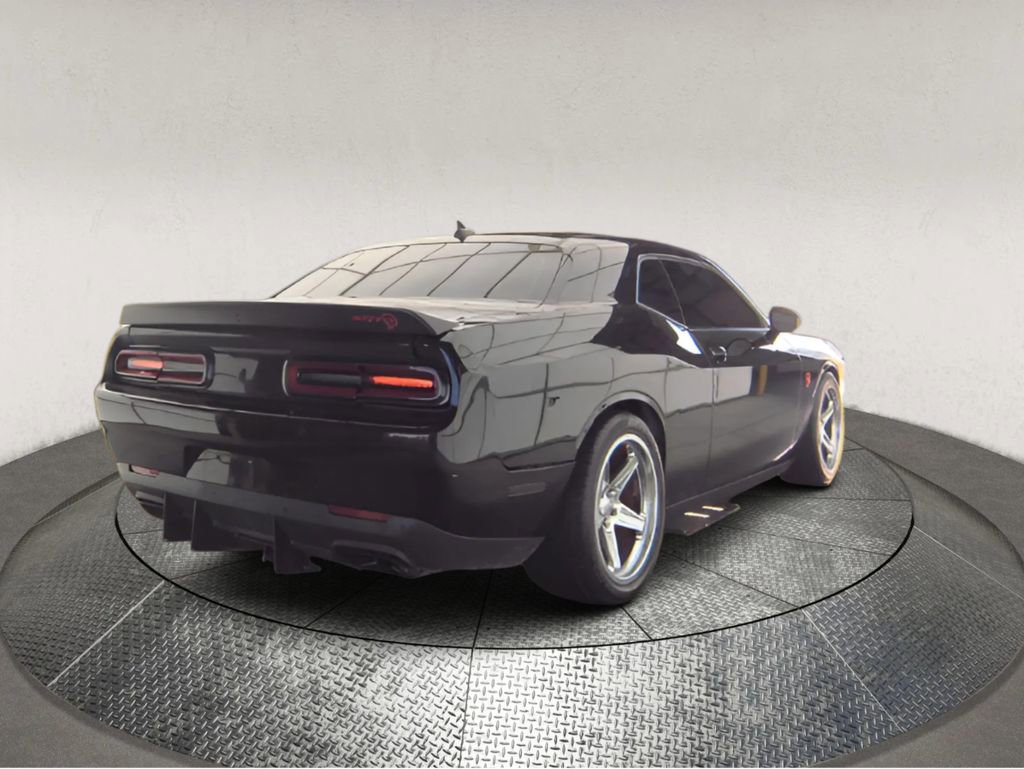 Used 2018 Dodge Challenger SRT Hellcat image 2