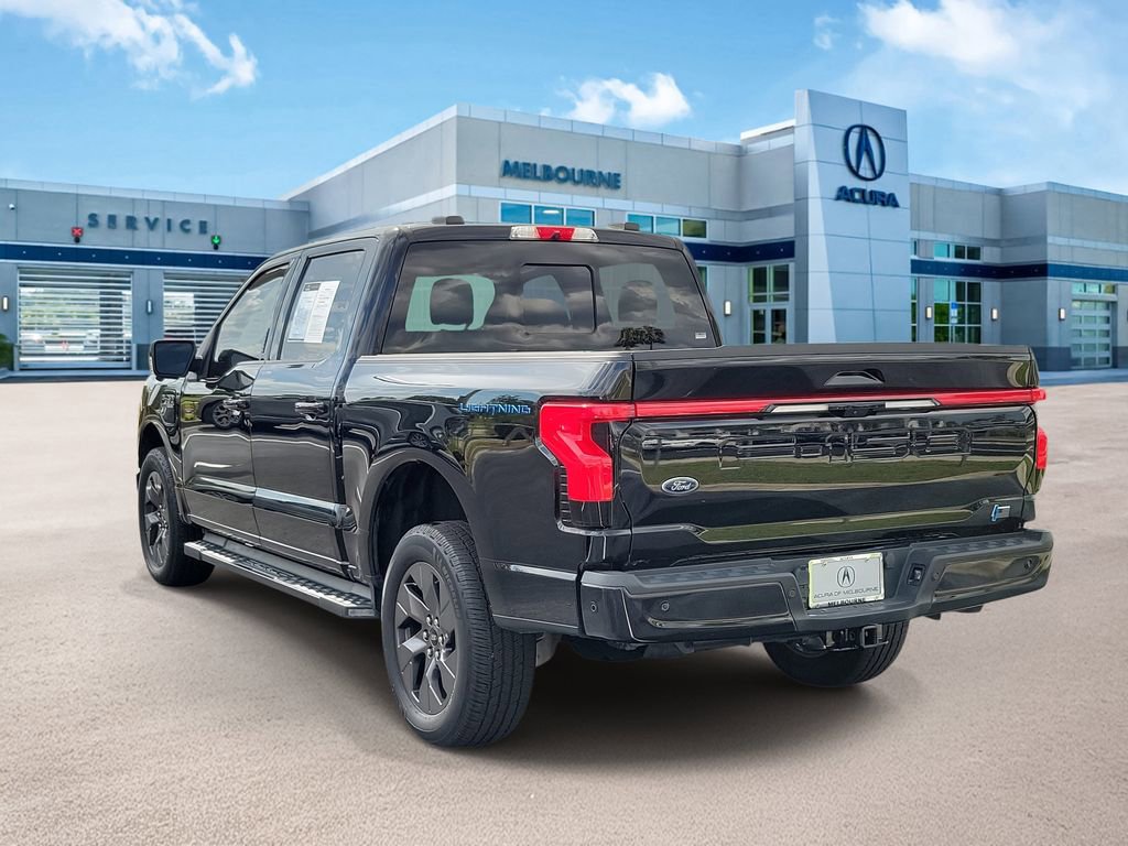 Used 2022 Ford F150 Lightning Lariat image 4