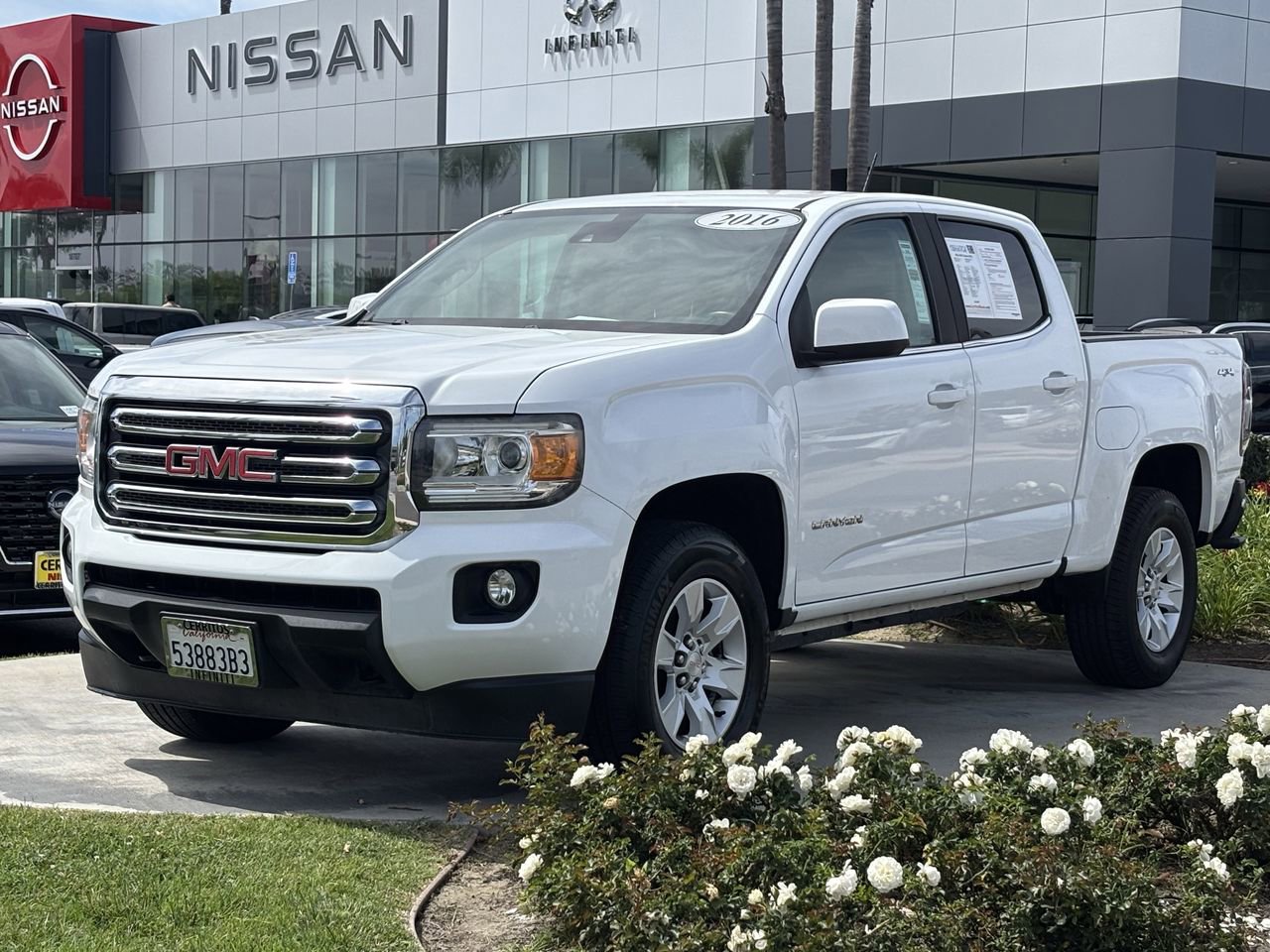 Used 2016 GMC Canyon SLE w/ SLE Convenience Package image 2