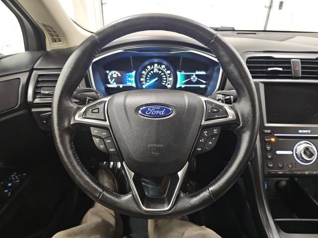Used 2017 Ford Fusion Titanium image 17