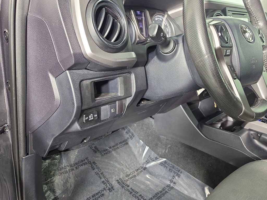 Used 2019 Toyota Tacoma SR5 RWD image 11