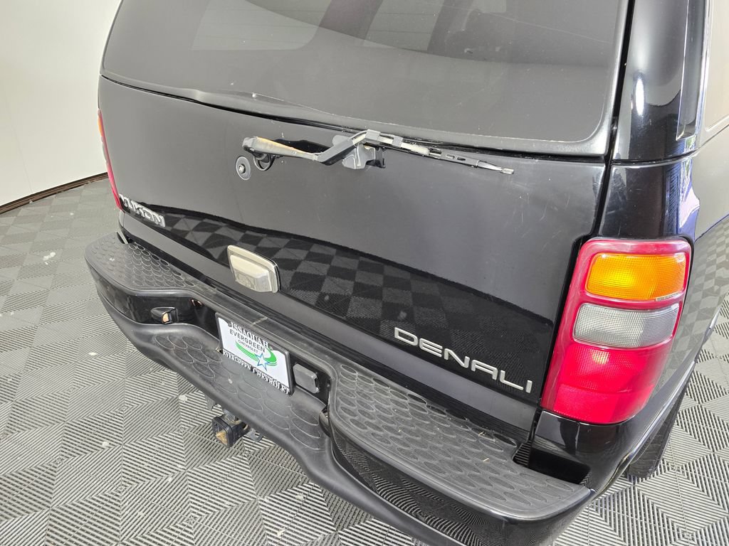 Used 2002 GMC Yukon Denali AWD/4WD image 16