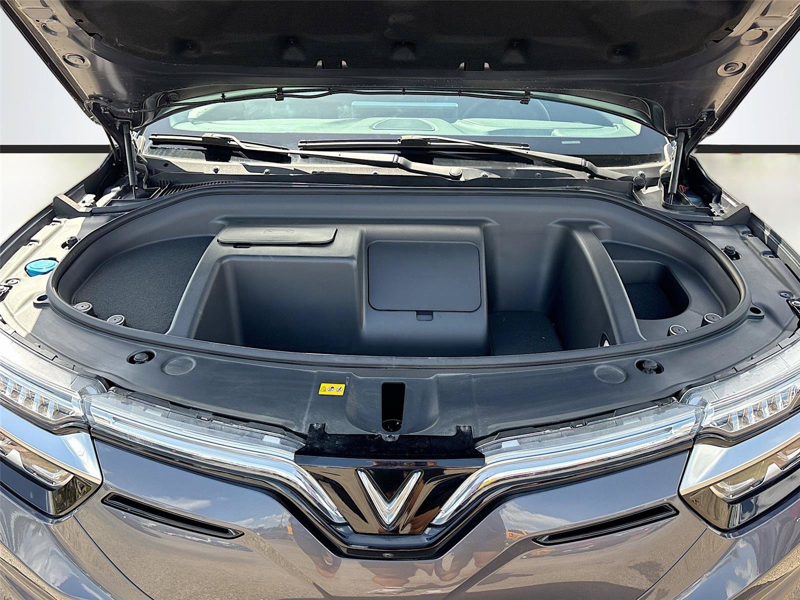 New 2025 VinFast VF 8 Eco AWD/4WD image 29