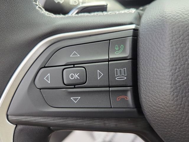 Used 2025 Jeep Grand Cherokee Altitude RWD image 24