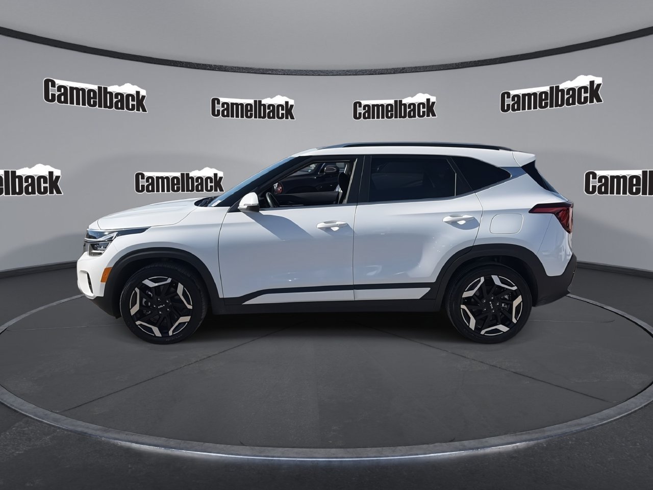 Used 2026 Kia Seltos SX w/ SX Sunroof Package AWD/4WD image 4