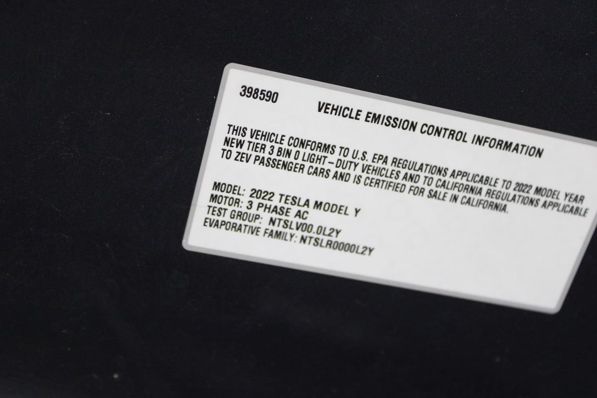 Used 2022 Tesla Model Y Performance AWD/4WD image 30
