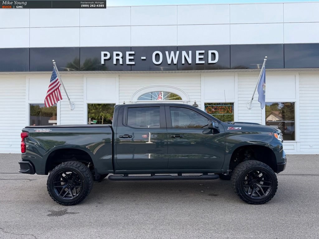 Used 2025 Chevrolet Silverado 1500 LT Trail Boss w/ Convenience Package II AWD/4WD image 4
