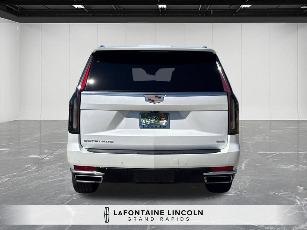Used 2021 Cadillac Escalade ESV Premium Luxury w/ Driver Assist Tech Package AWD/4WD image 4