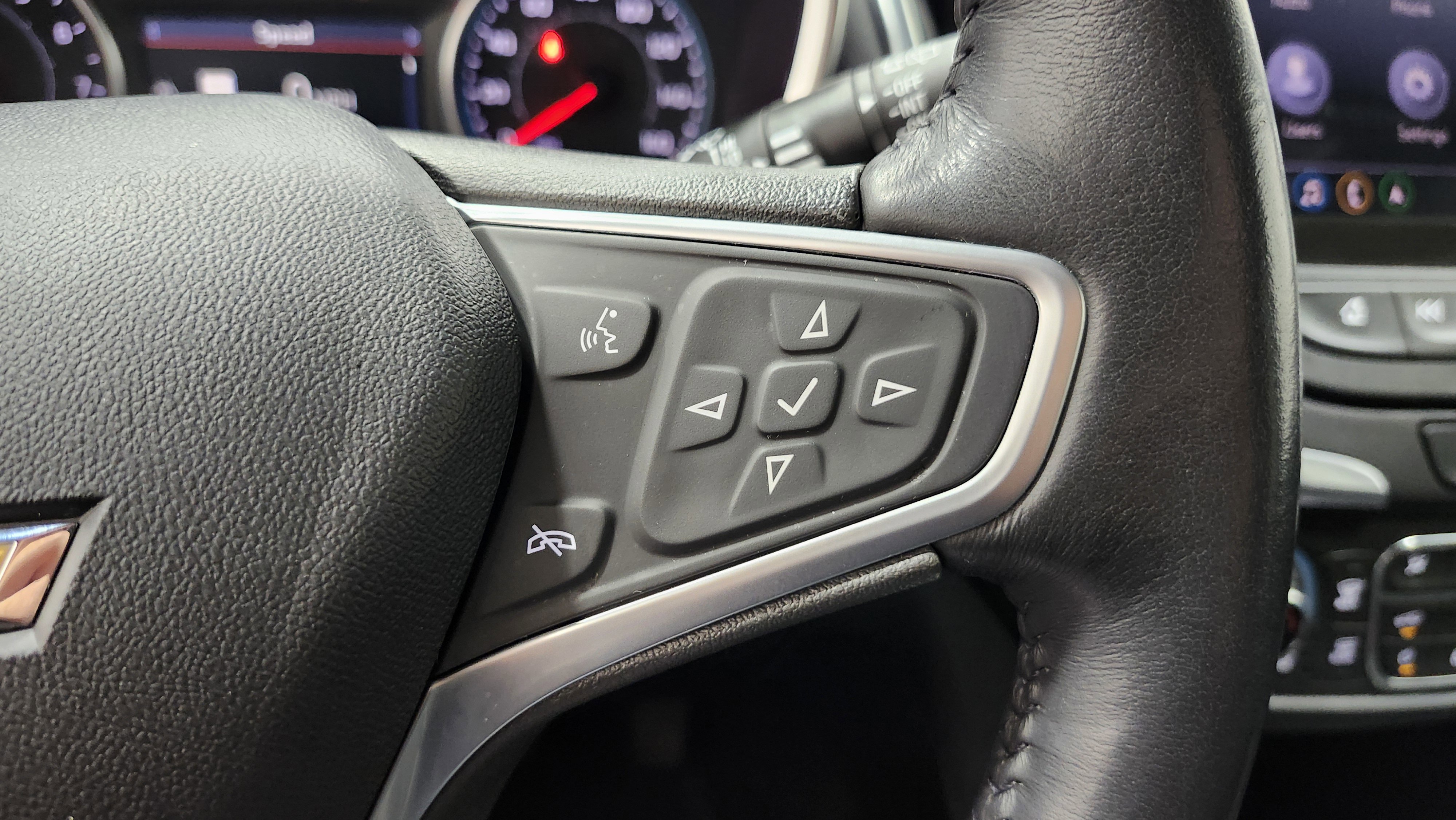 Used 2021 Chevrolet Equinox Premier image 39