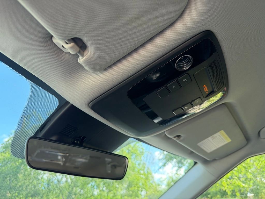 Used 2024 Kia Carnival LX image 30