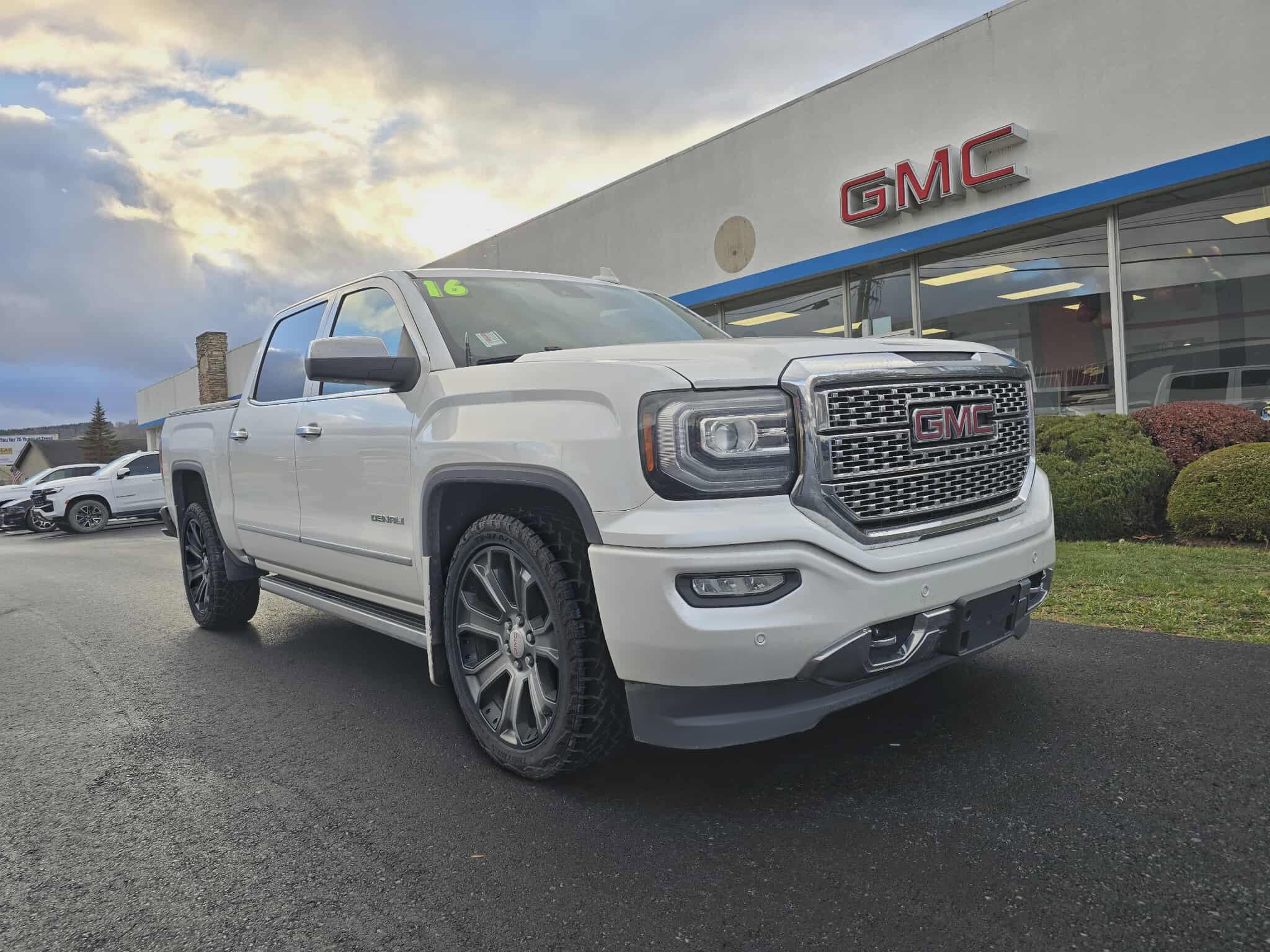 Used 2016 GMC Sierra 1500 Denali w/ Denali Ultimate Package