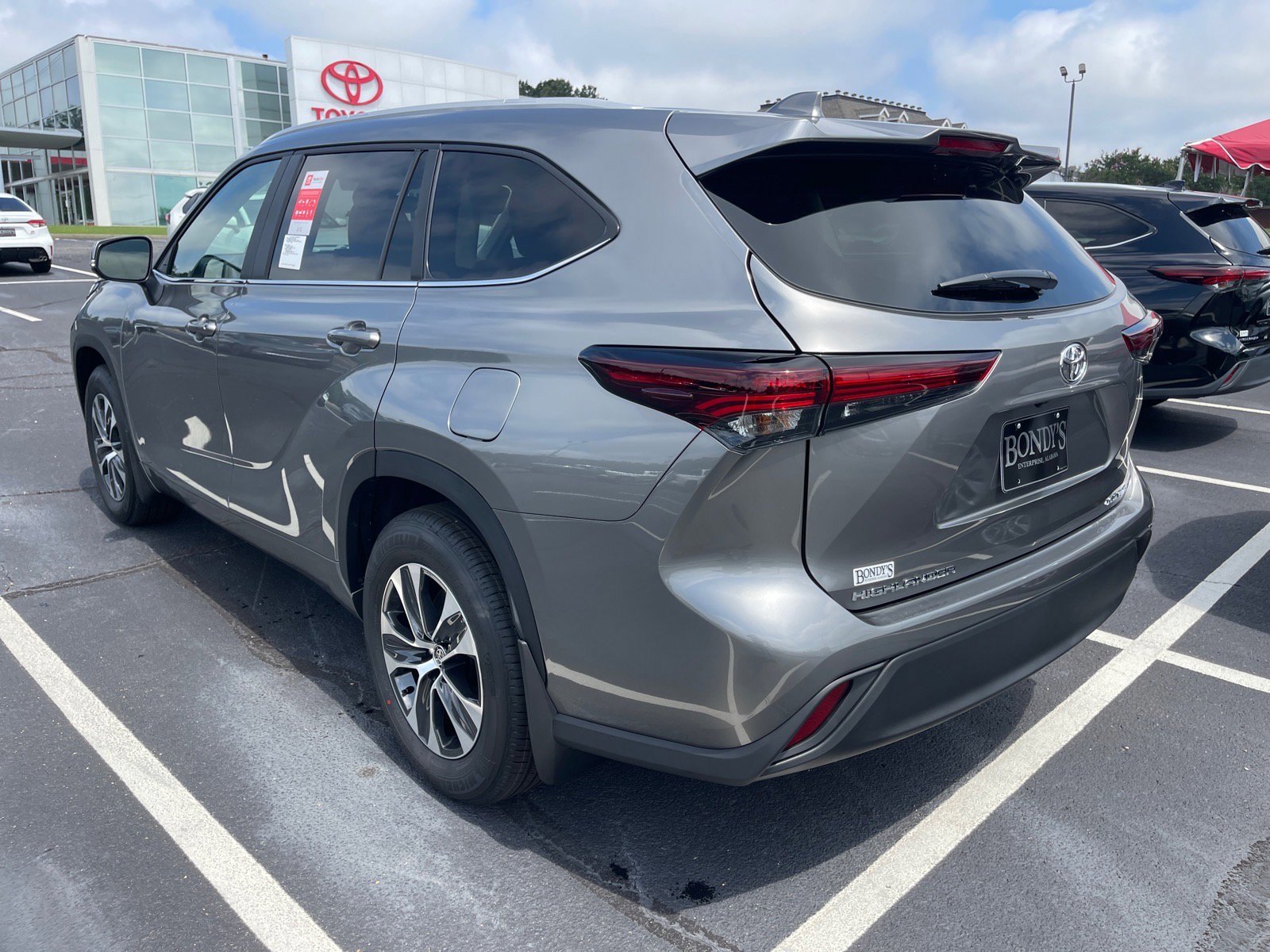 New 2026 Toyota Highlander XLE AWD/4WD image 12