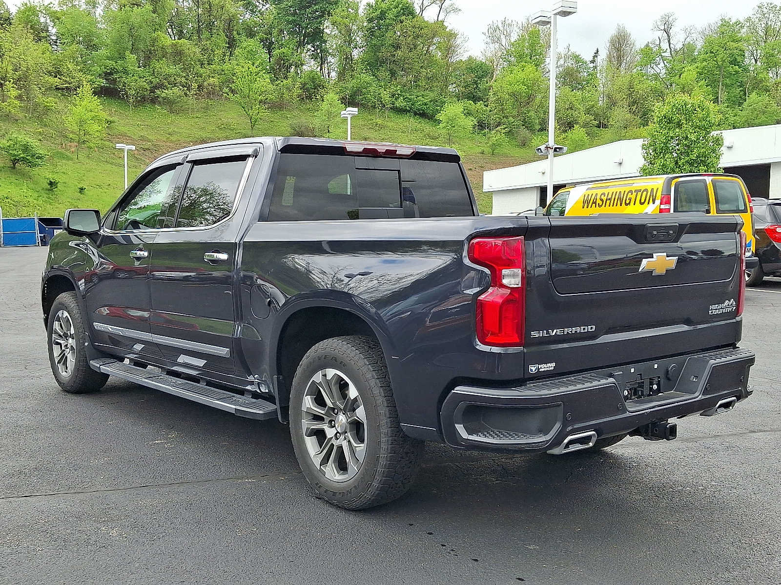 Used 2024 Chevrolet Silverado 1500 High Country AWD/4WD image 4