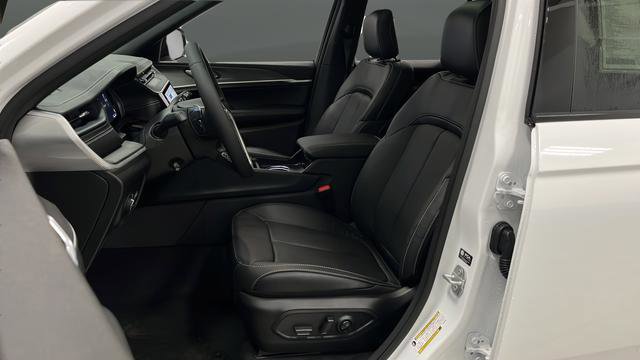 New 2026 Jeep Grand Cherokee Limited AWD/4WD image 9
