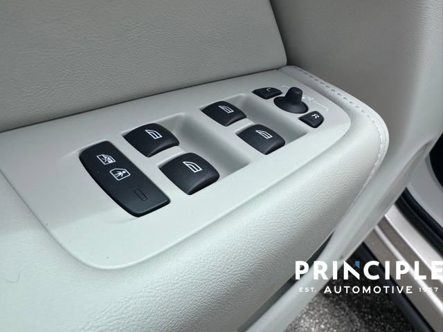 Certified 2026 Volvo XC60 T8 Ultra w/ Climate Package AWD/4WD image 14