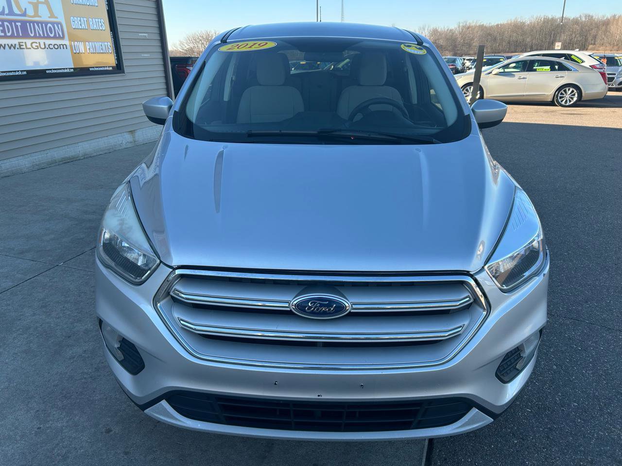 Used 2019 Ford Escape SE image 2