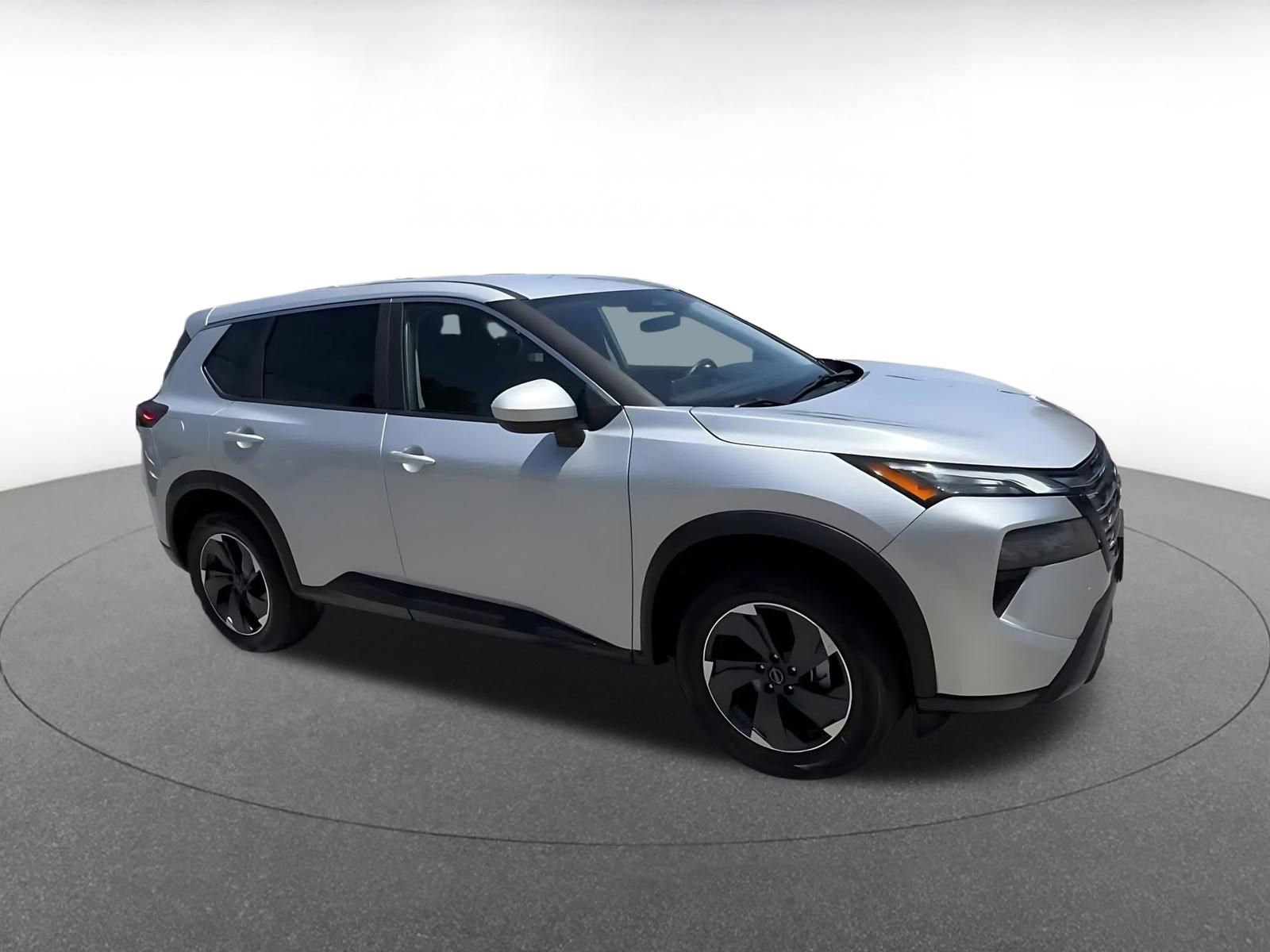 Used 2025 Nissan Rogue SV AWD/4WD image 2